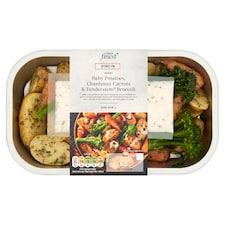 Tesco Finest Dine In Baby Potato Traybake with Chantenay Carrots & Tenderstem Broccoli 425g