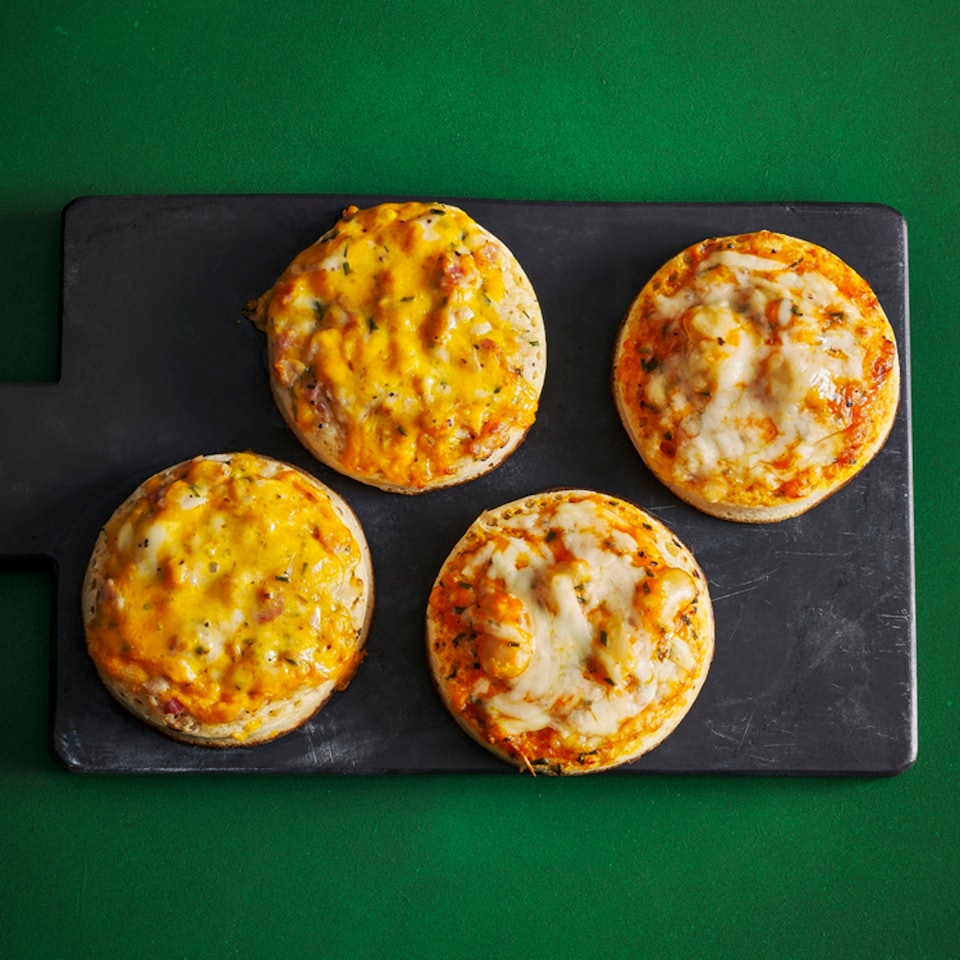Tesco Cheese and Beans (x6) & Cheese & Bacon (x6) Topped Crumpets 960g (Serves 6)