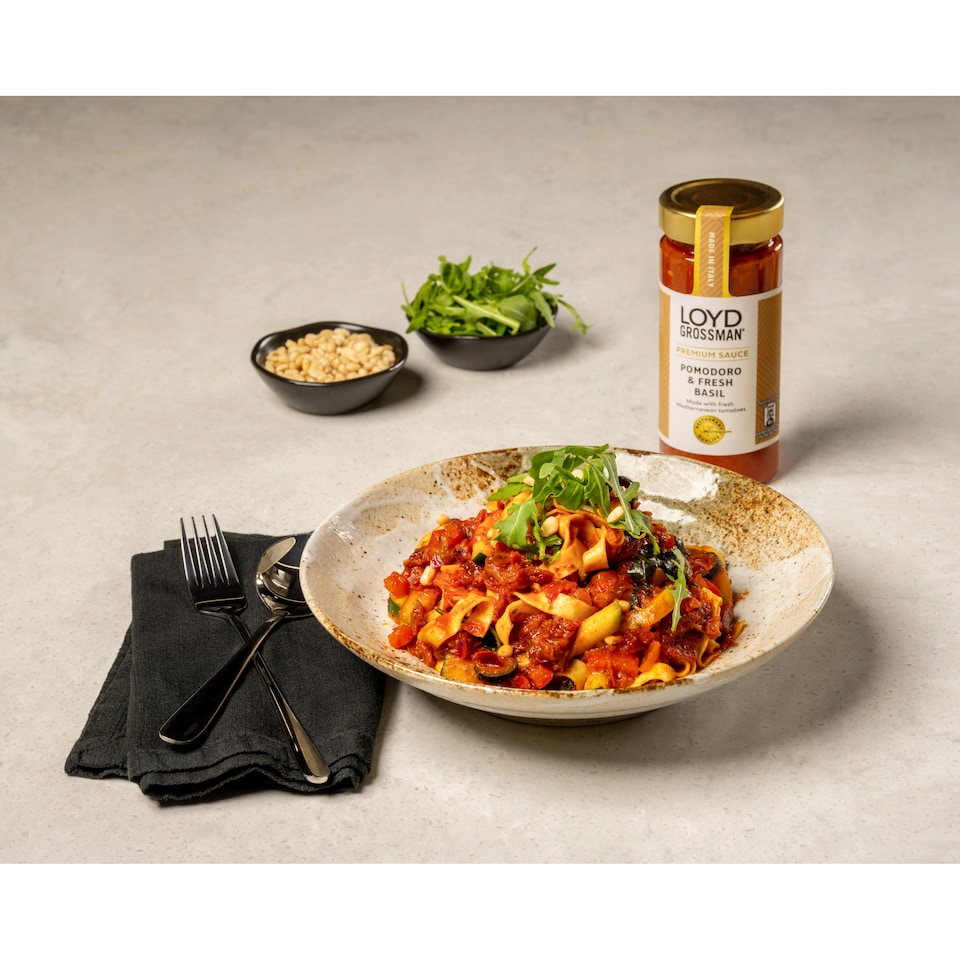 image 1 of Loyd Grossman Pomodoro & Fresh Basil Pasta Sauce 290g