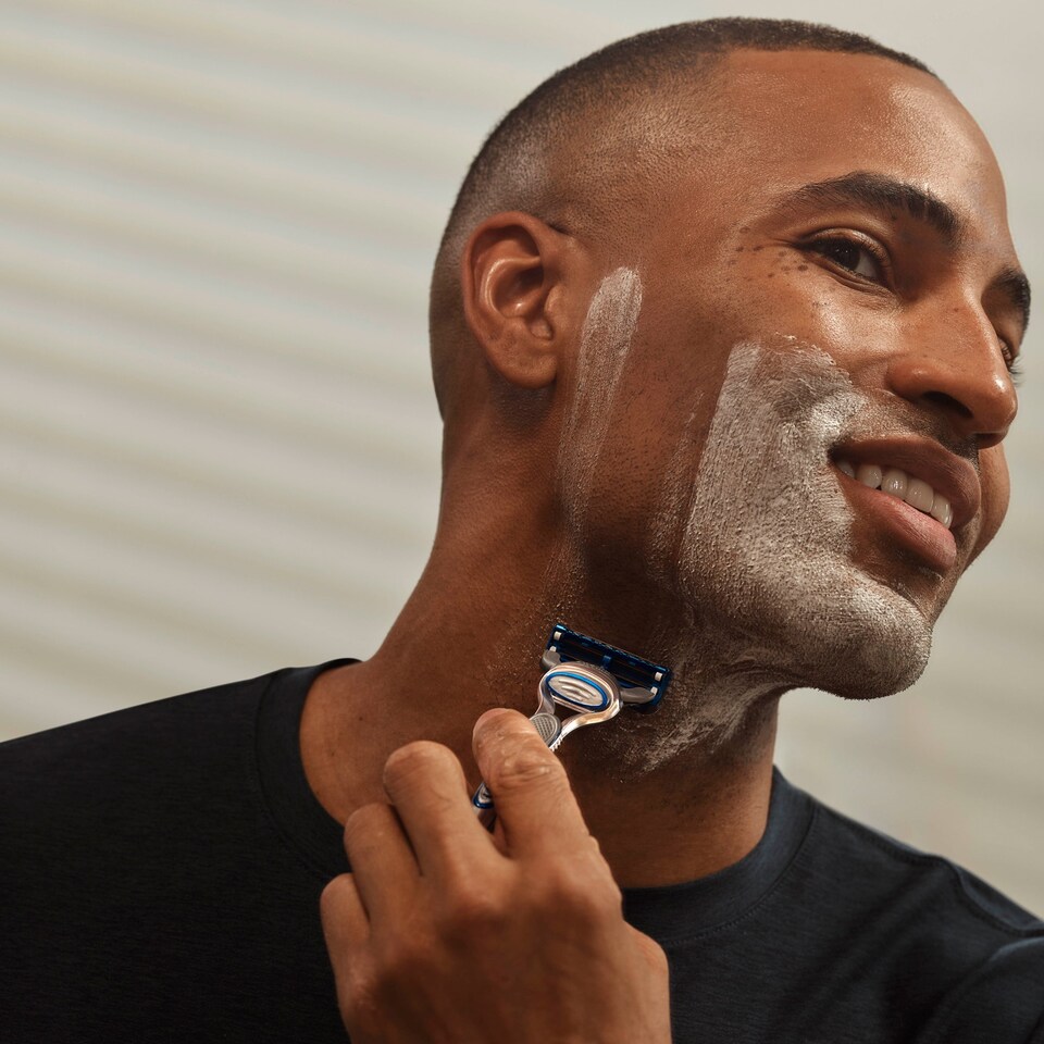 image 1 of Gillette Skinguard Sensitive Shaving Foam 250Ml