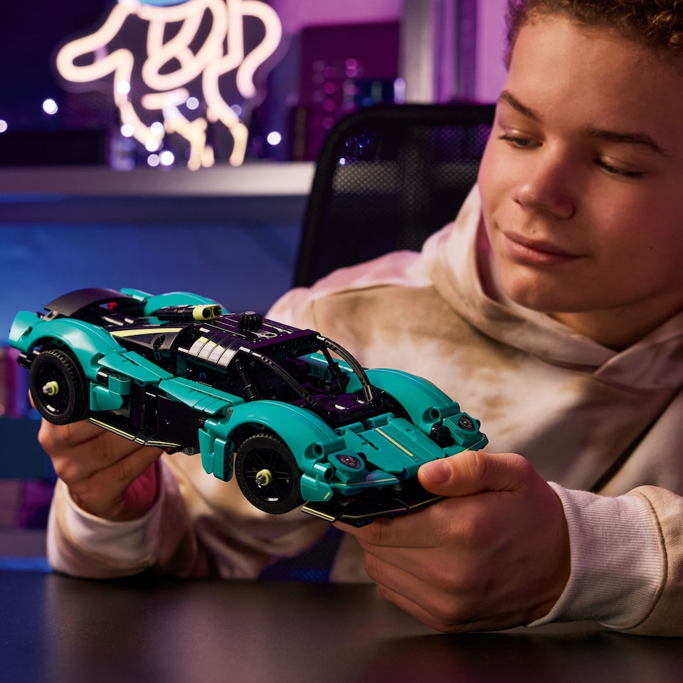 image 1 of LEGO Technic 42208 Aston Martin Valkyrie
