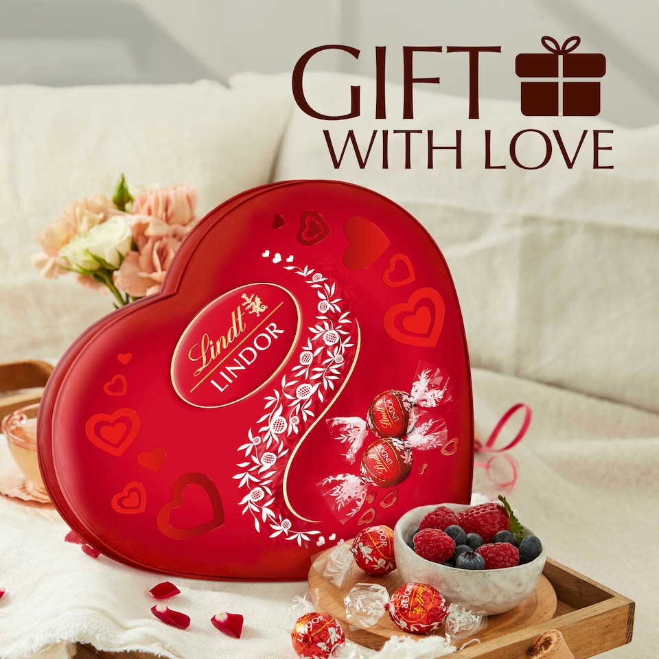 image 1 of Lindt Lindor Milk Chocolate Heart 200G