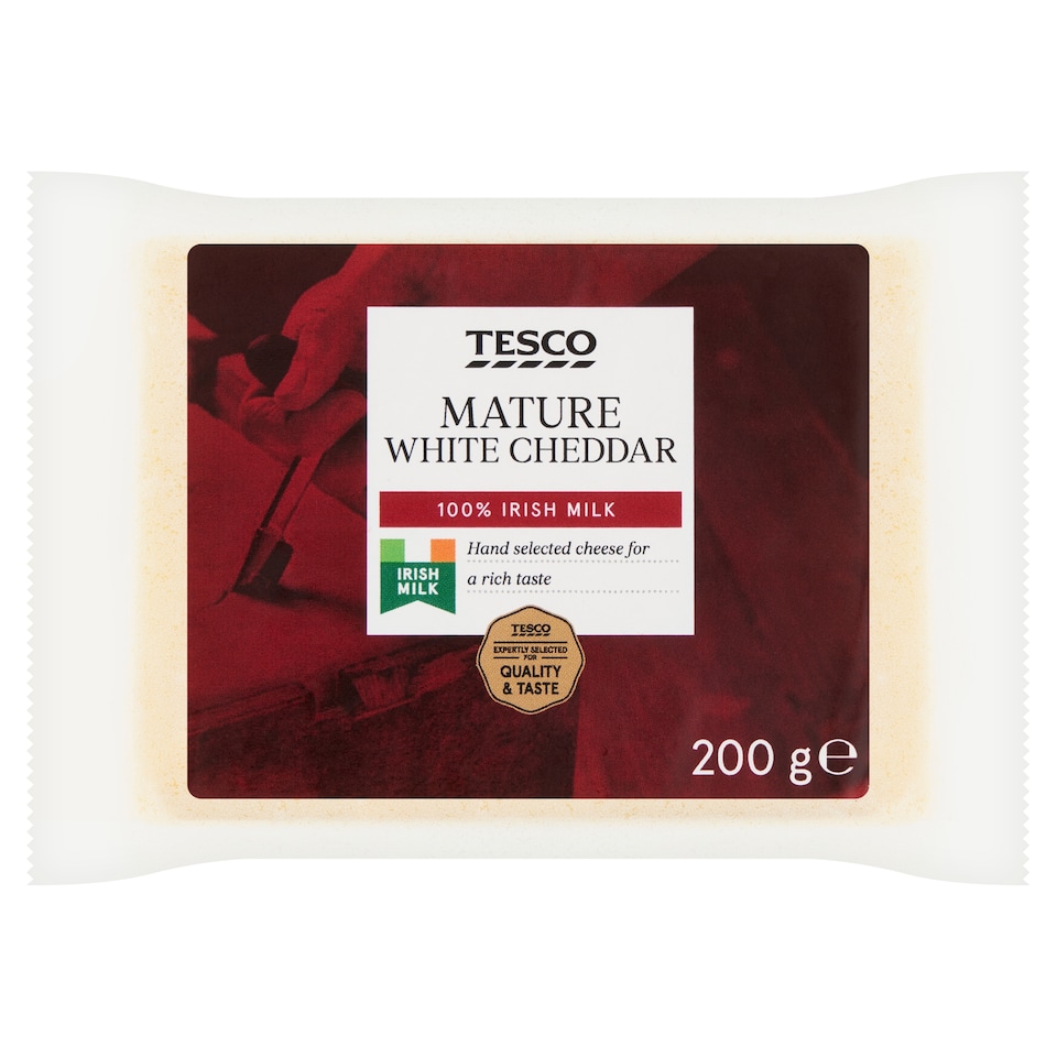 Tesco Přírodní, zrající, plnotučný, tvrdý sýr cheddar 200g