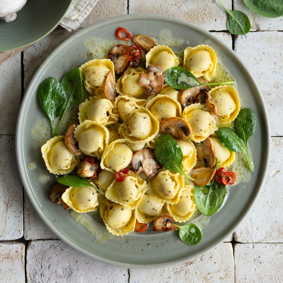 image 1 of La Famiglia Rana Mushroom & Mascarpone Tortelloni 250g