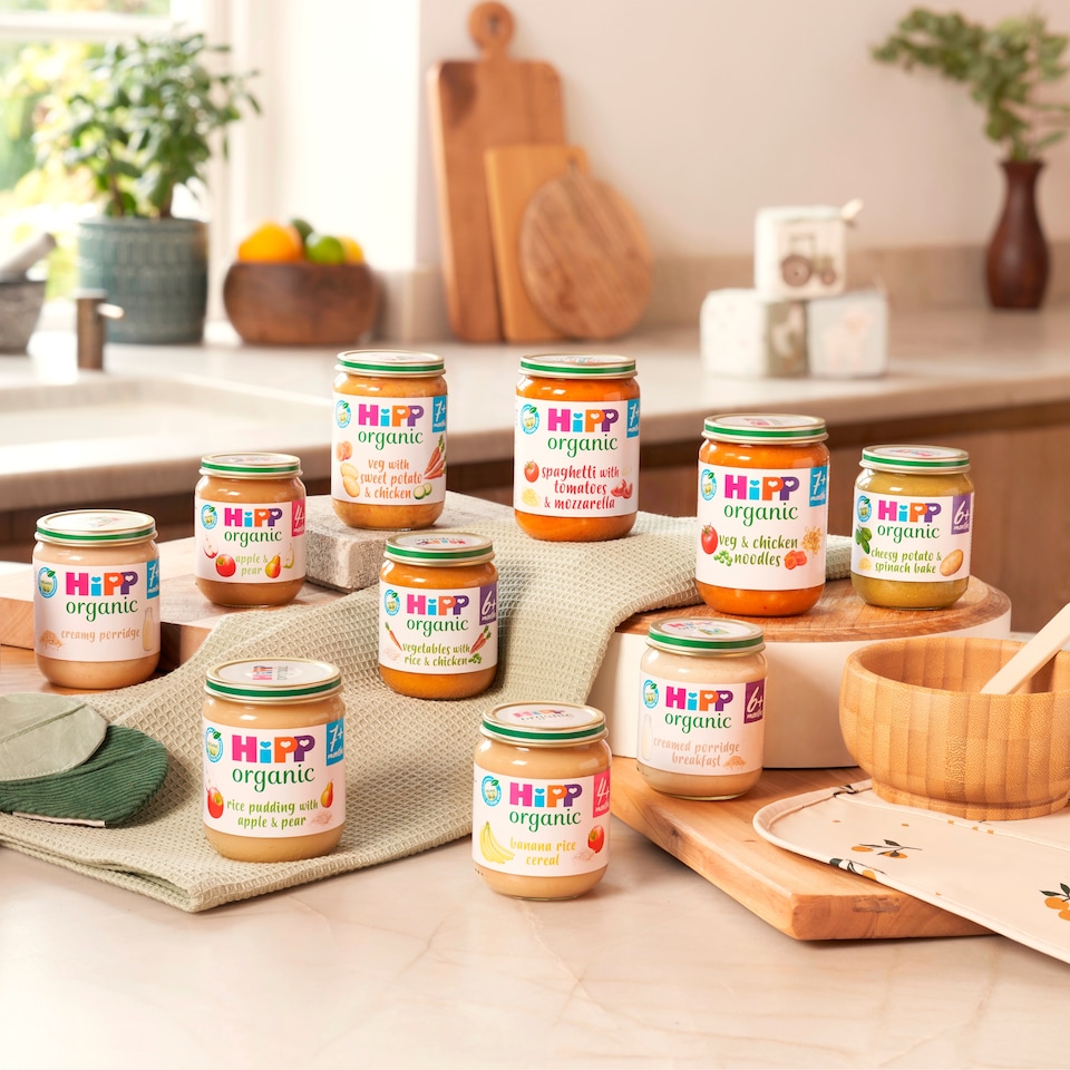 image 1 of Hipp 4 Month Organic Apple And Pear Dessert 125G Jar