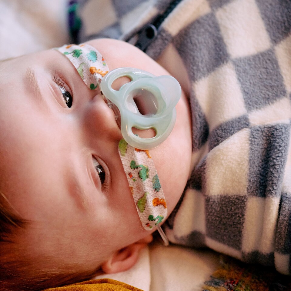 image 1 of Tommee Tippee Ultra-light Soothers, 0-6 months