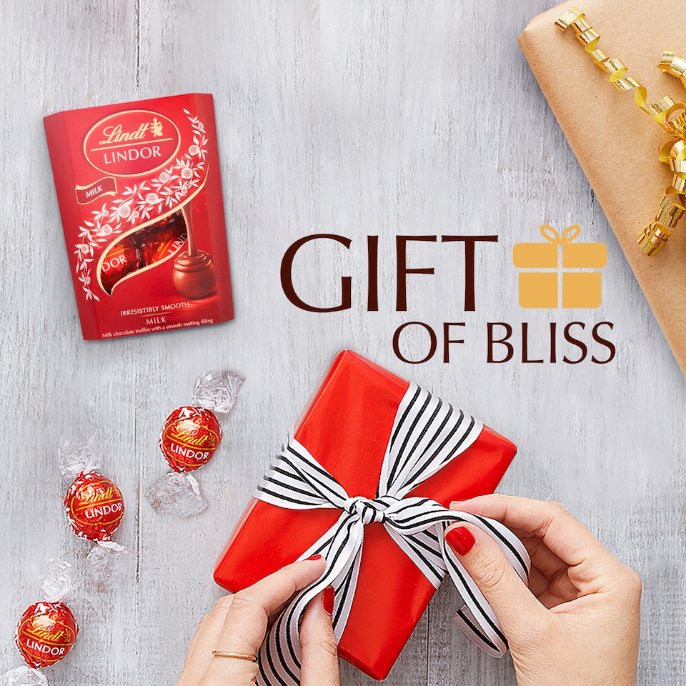 image 1 of Lindt Lindor Milk Truffles 37G