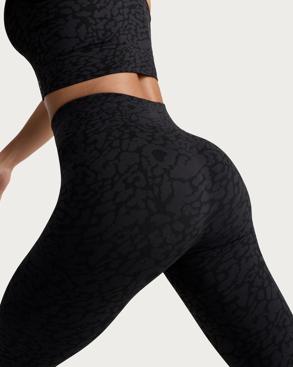 image 1 of F&F Active Seamless Animal Print Leggings in Black