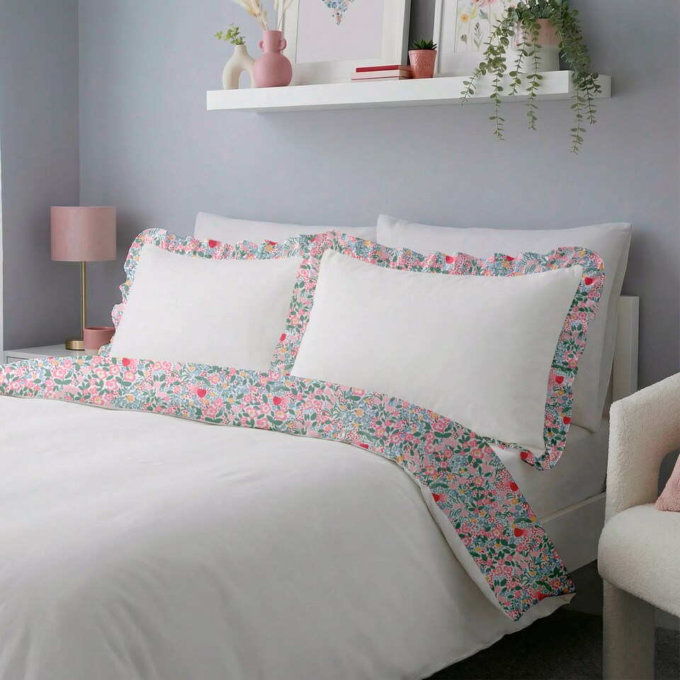 image 1 of Silentnight Ditsy Floral Frill Duvet Set Single