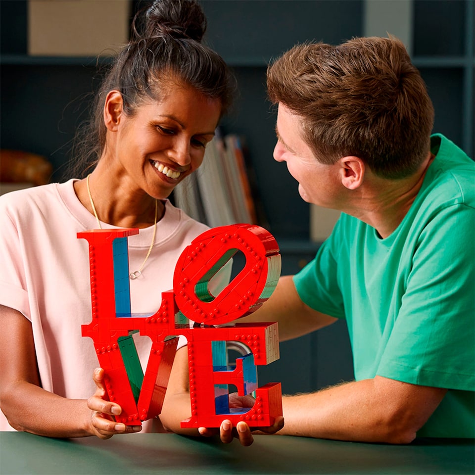 image 1 of LEGO Art 31214 LOVE