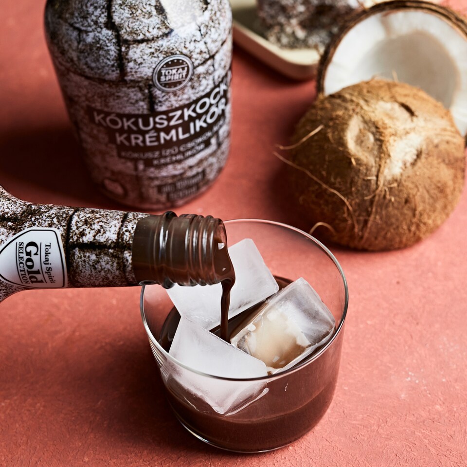 Tokaj Spirit kókuszkocka krémlikőr 15% 500 ml  1. kép