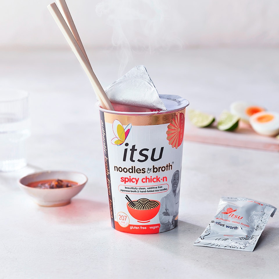 image 1 of itsu spicy chickn instant noodles & broth pot 64g