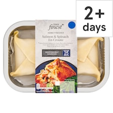 Tesco finest 2 Salmon & Spinach En Croute with Barber's Cave Aged Cheddar and Sauvignon Wine Sauce 395g
