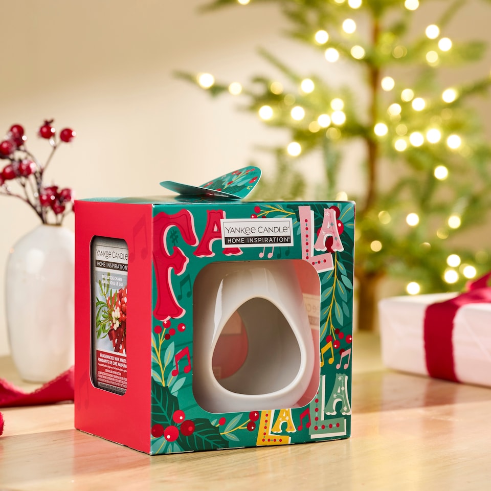 image 1 of Yankee Candle HI Christmas Wax Melt Warmer Giftset