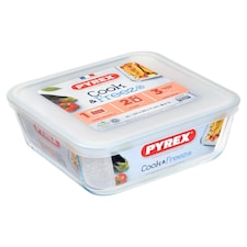 Pyrex Cook and Freeze square dish with lid 2L