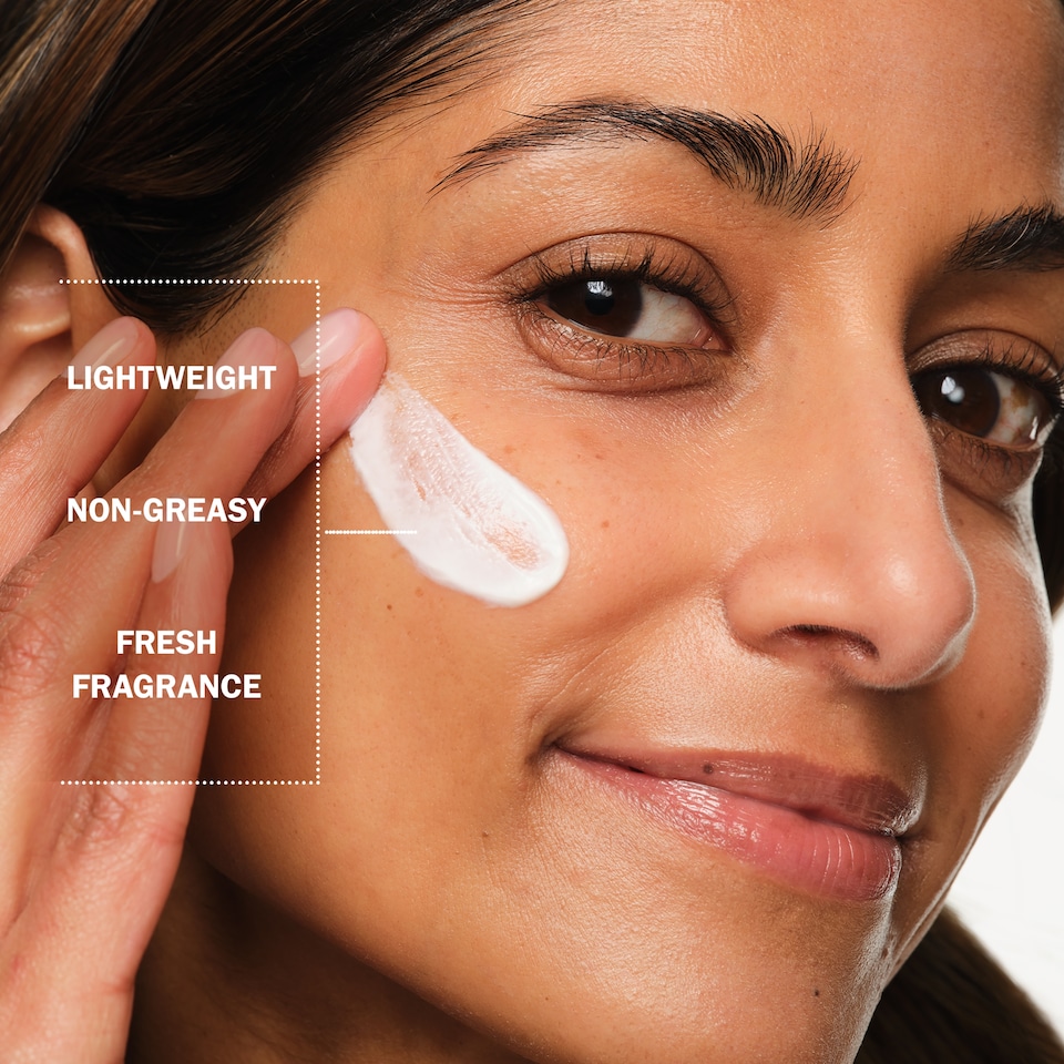 image 1 of Olay Regenerist Niacinamide Day Cream Face Moisturiser SPF 30 50ml