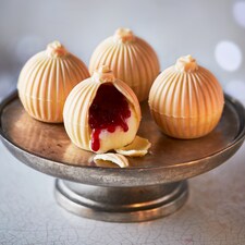 92 T.fin* Choc & R/berry Bauble Desert 320g