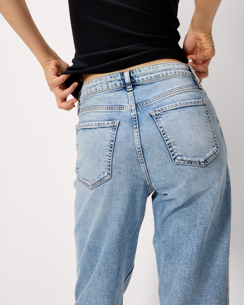 image 1 of F&F Cotton Rich Mom Fit Jeans in Blue