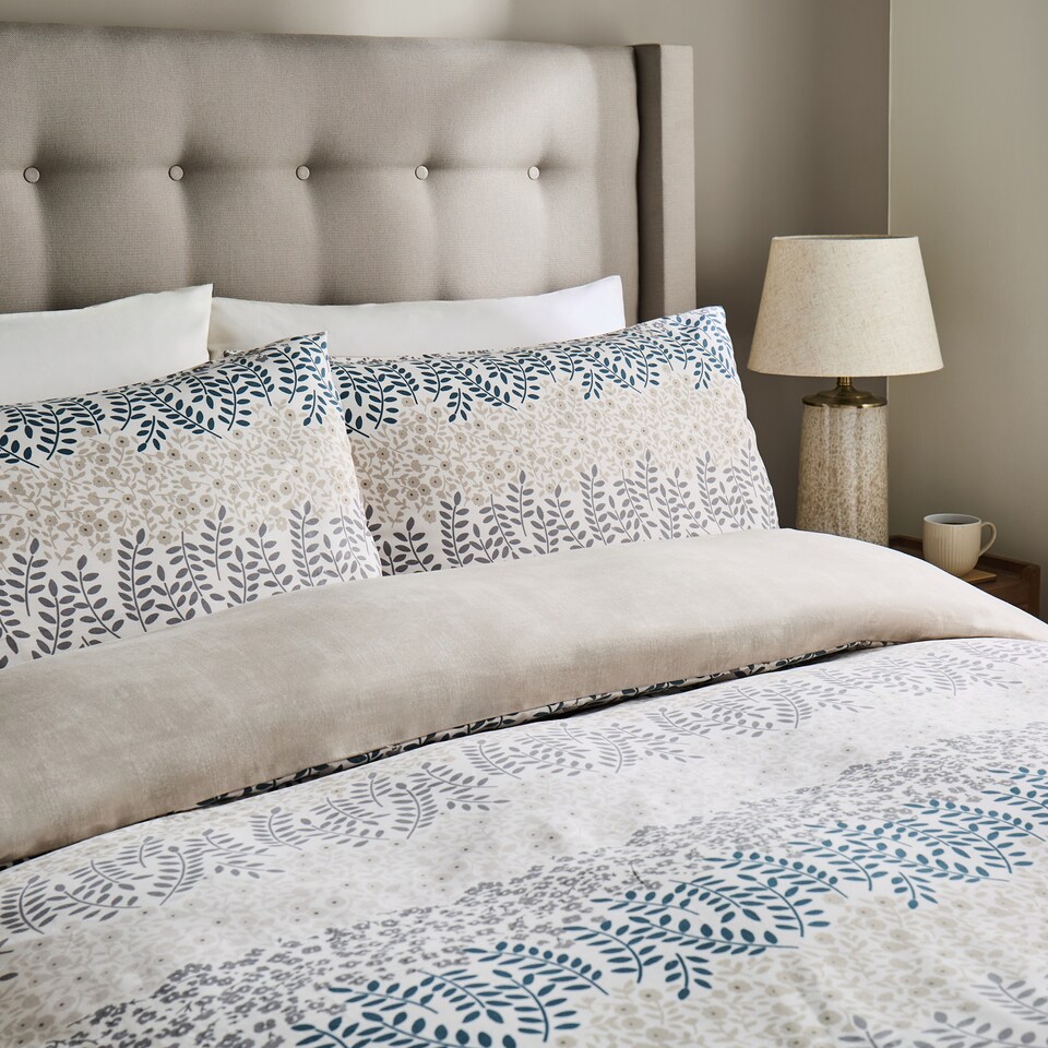image 1 of Silentnight Love Sleep Floral Duvet Set Single