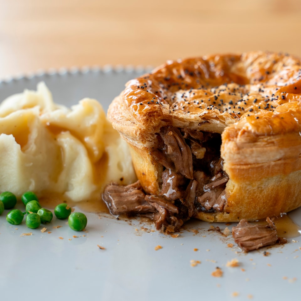 image 1 of Higgidy Slow-Cooked Steak, Red Wine & Bacon Pie 200g