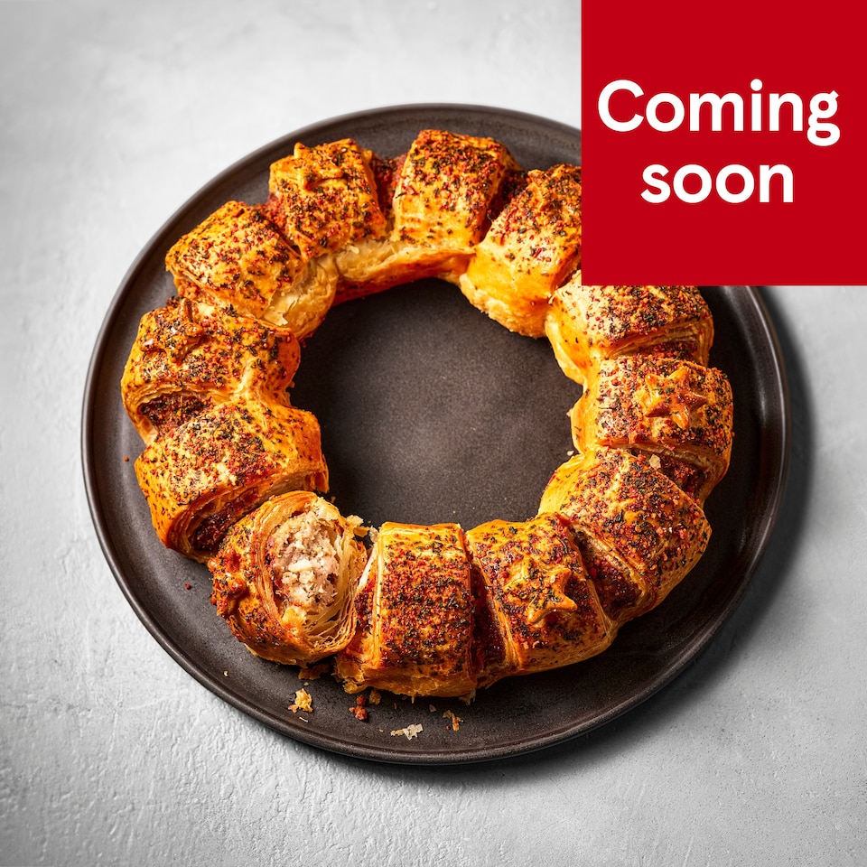92. Tesco Finest Pork, Smoked Bacon & Maple Sausage Roll Wreath 580g (Serves 12)
