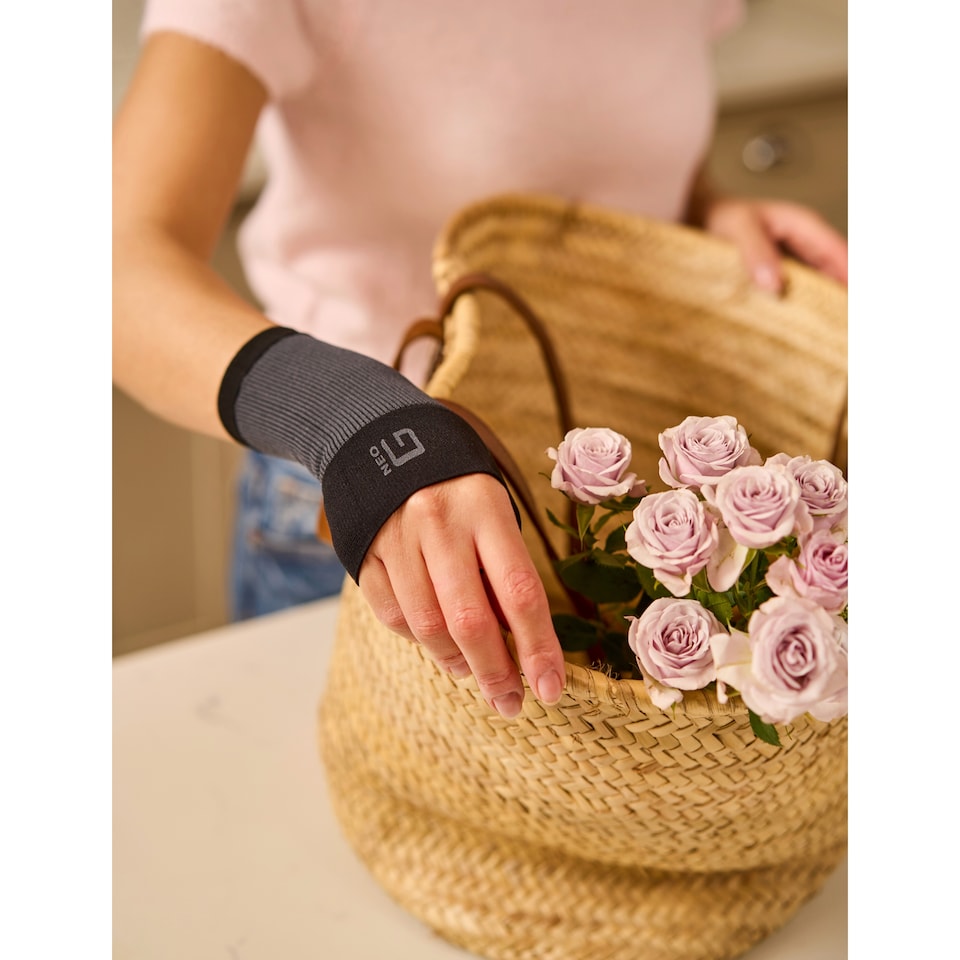 image 1 of Neo G Airflow Wrist & Thumb Support - Medium Pack (1 pc)