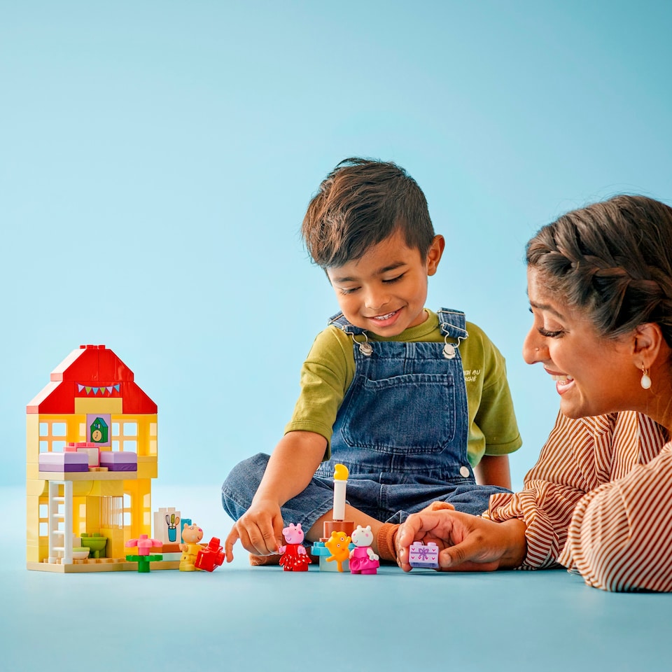 LEGO DUPLO 10433 Peppa malac születésnapi háza  1. kép