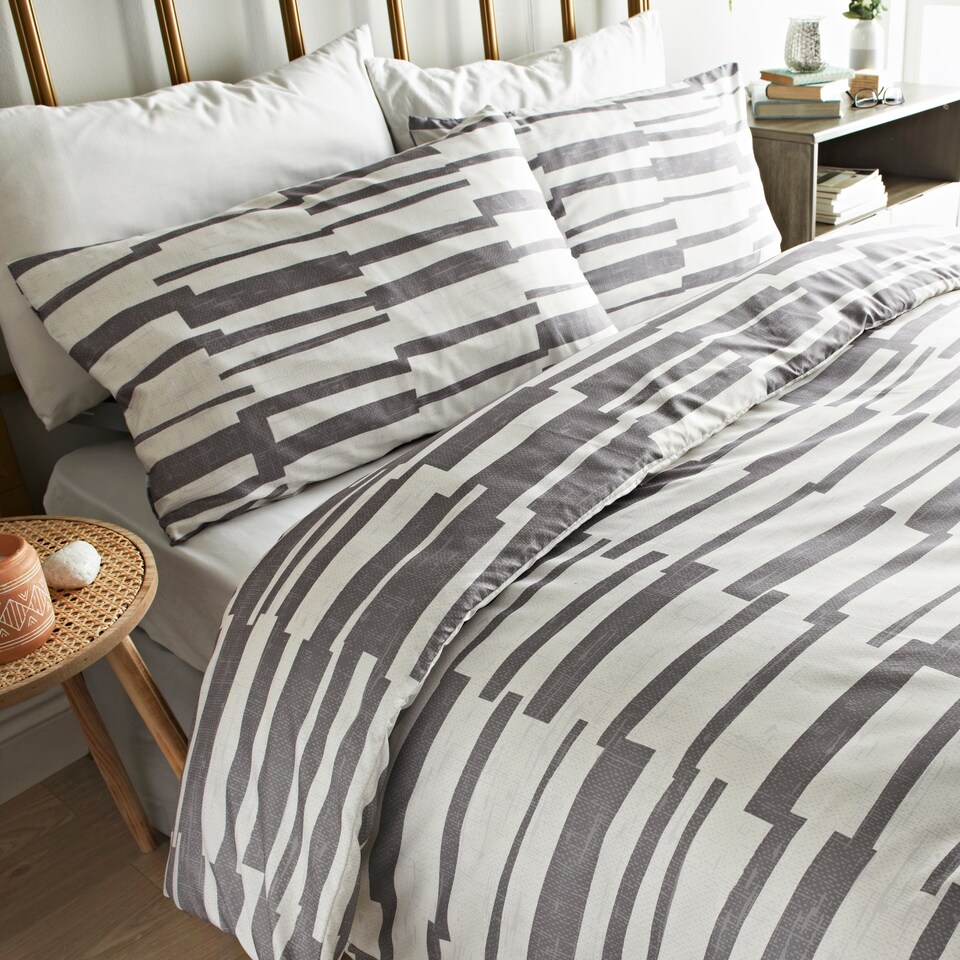 image 1 of Cosmoliving Grey Geo Duvet Set Double