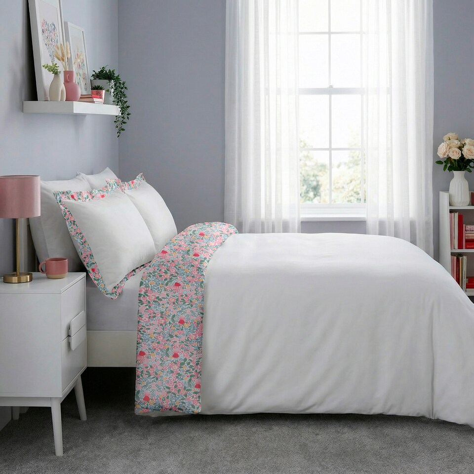 image 1 of Silentnight Ditsy Floral Frill Duvet Set Double