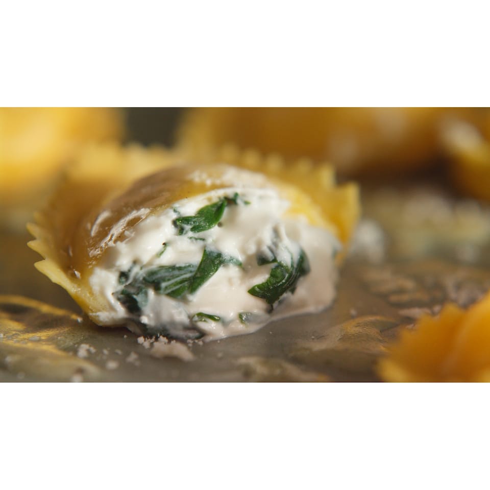 image 1 of La Famiglia Rana Fresh Tortelloni - Spinach & Ricotta 250g