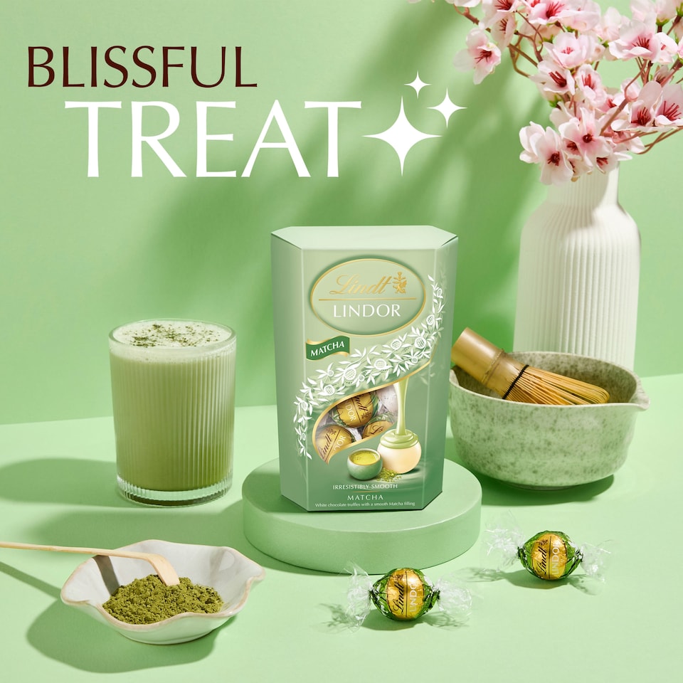 image 1 of LINDOR Lindt Matcha White Chocolate Truffle Box 200g