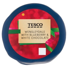 Tesco Wensleydale with Blueberry & White Chocolate Truckle 100g 