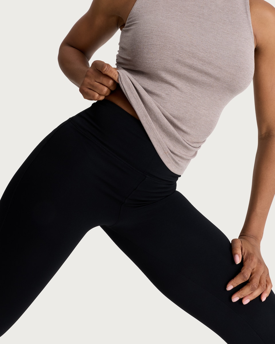 image 1 of F&F Active ULTRASTRETCH Flared Leggings in Black