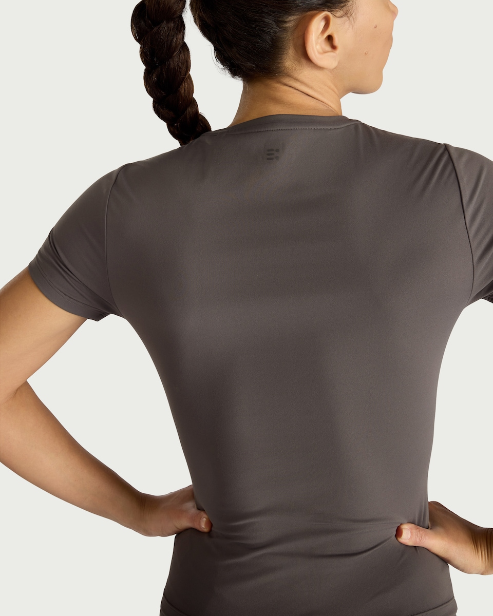 image 1 of F&F Active EVERYHOUR Short Sleeved T-Shirt  in Chocolate