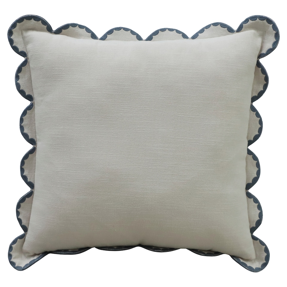 F&F Home Neutral & Blue Stitched Scallop díszpárna 45 cm x 45 cm
