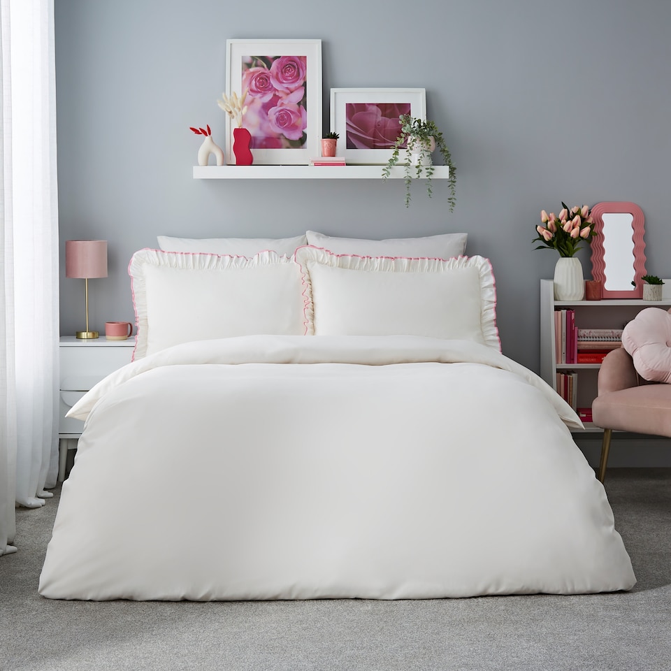 image 1 of Silentnight Frill Edge Duvet Set Double