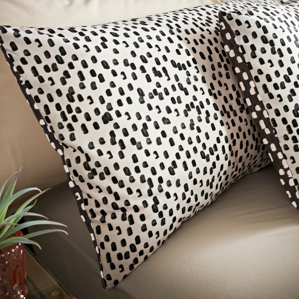image 1 of Cosmoliving Polka Dot Duvet Set Kingsize