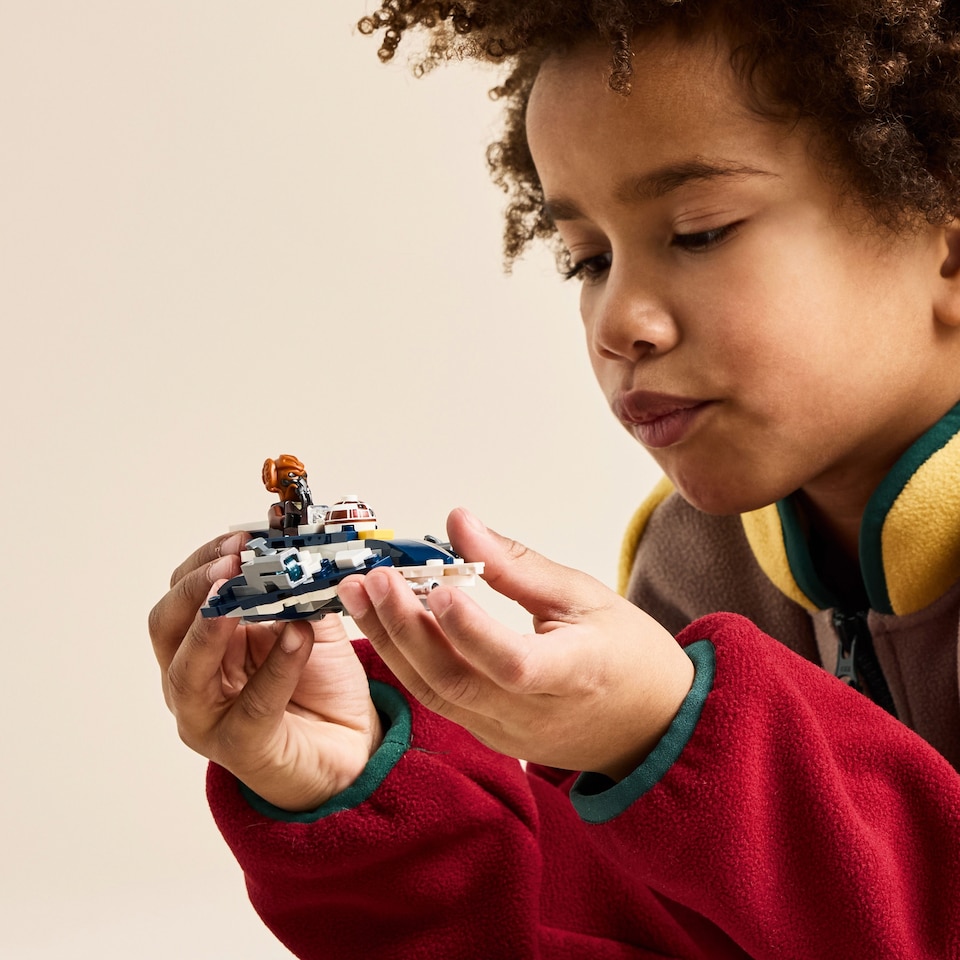 image 1 of LEGO Star Wars 75400 Plo Koon's Jedi Starfighter Microfighter