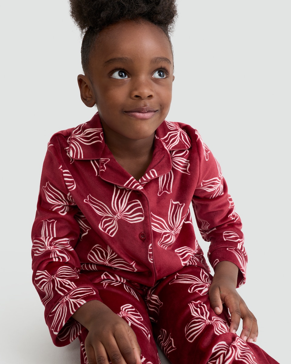 image 1 of F&F Girls Fleece Bow Print Revere Shirt and Trousers Pyjamas in Burgundy