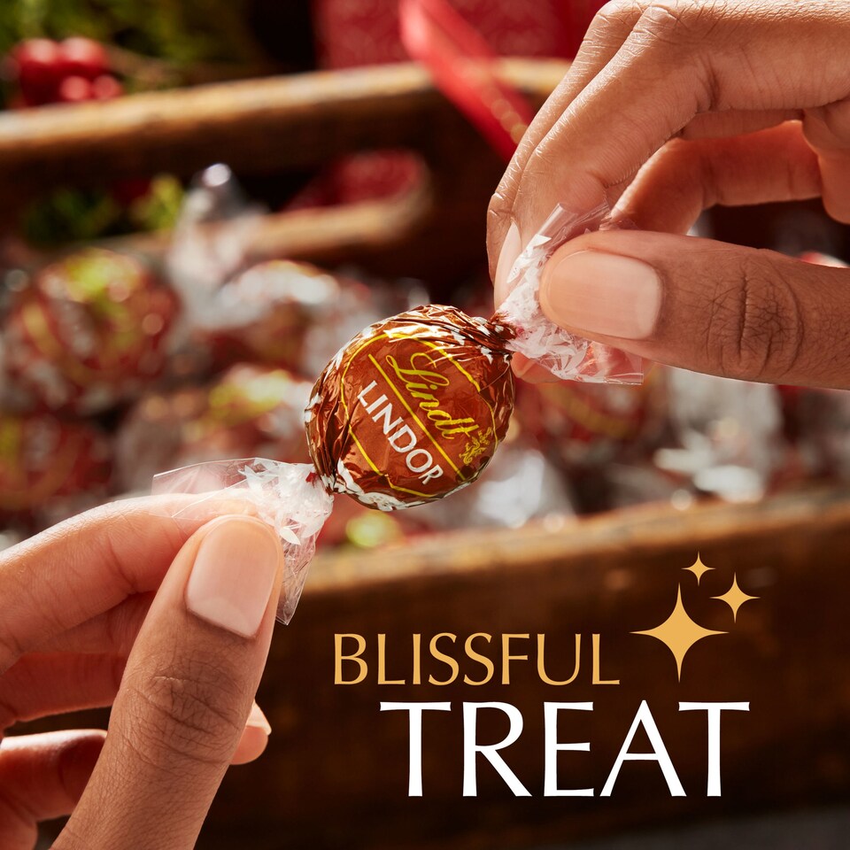 image 1 of Lindt Lindor Hazelnut Truffle Carton 200G