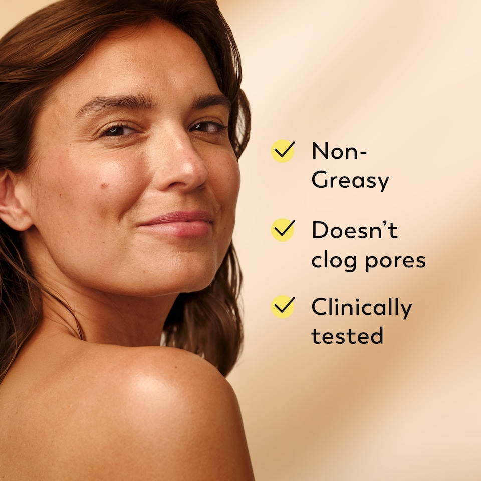 image 1 of Olay Total Effects Moisturiser & Serum Spf20 40Ml
