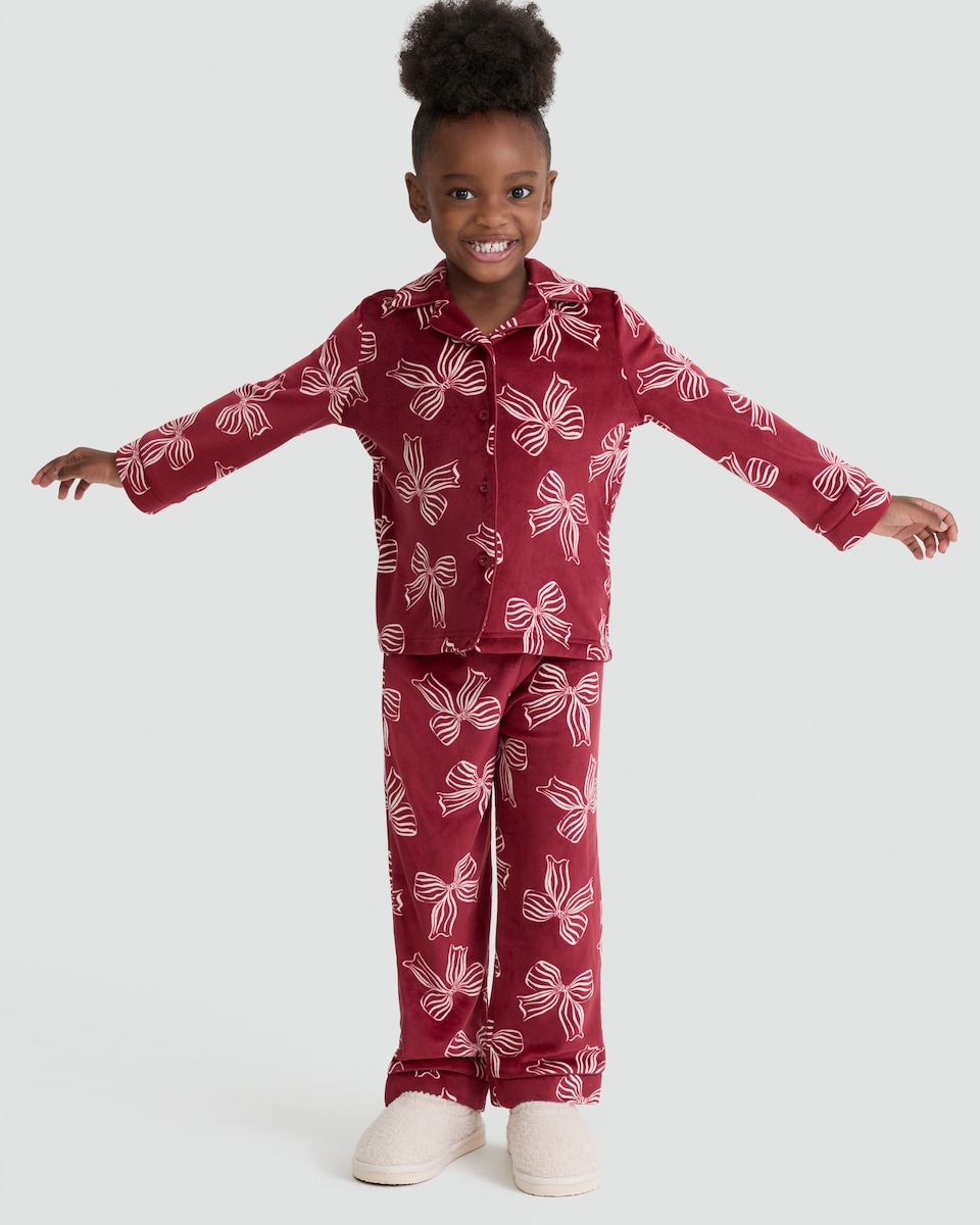 image 1 of F&F Girls Fleece Bow Print Revere Shirt and Trousers Pyjamas in Burgundy