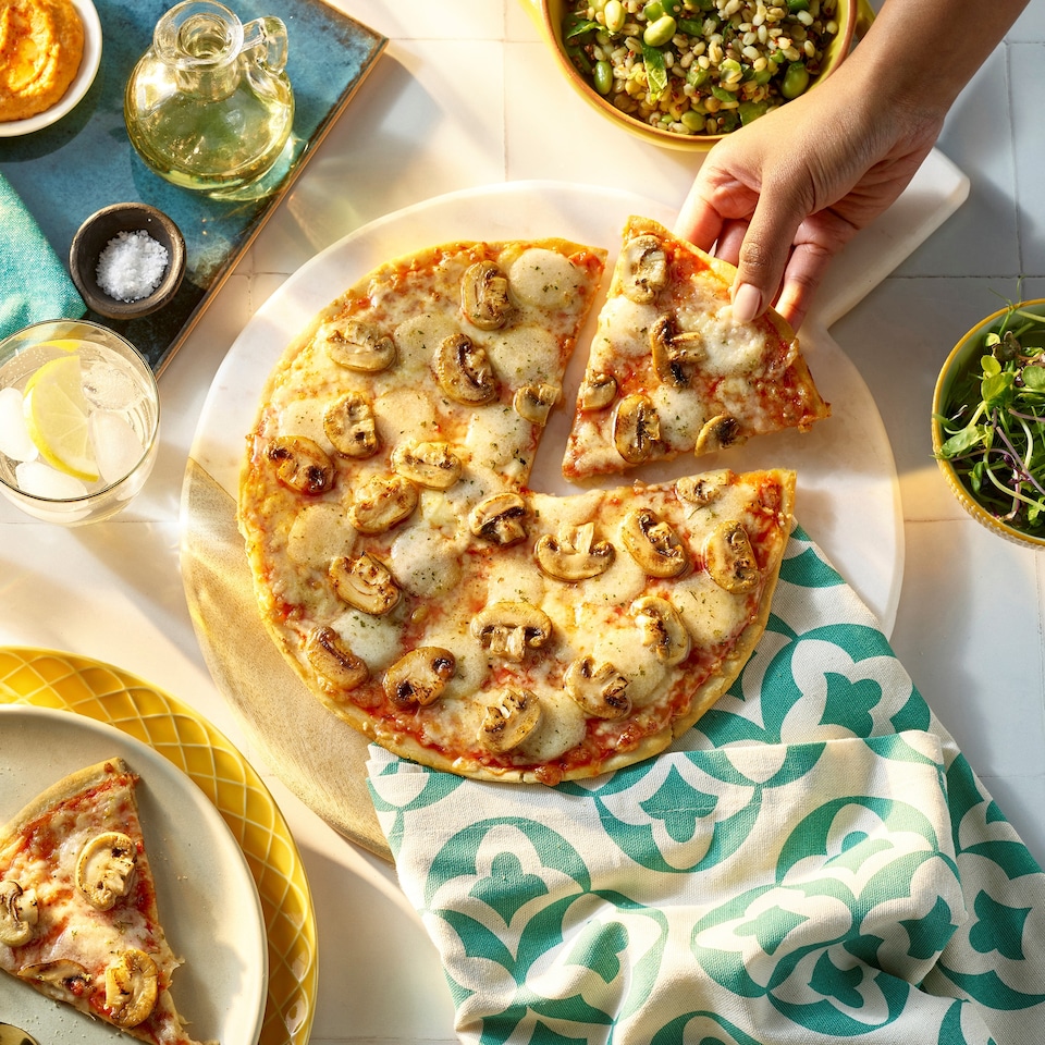 image 1 of Dr. Oetker Ristorante Pizza - Funghi 365g