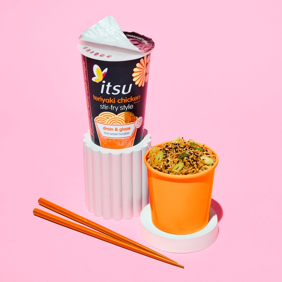 image 1 of Itsu teriyaki chicken flavour stir fry style noodles 81g
