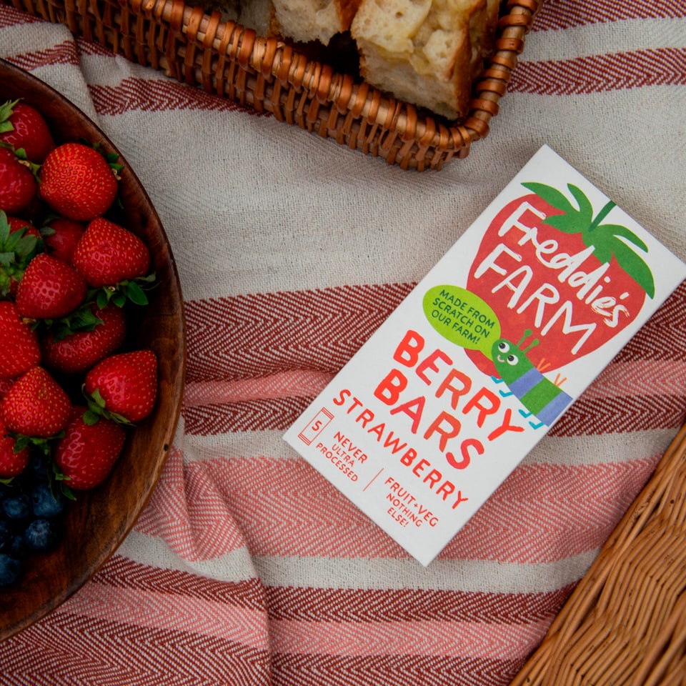 image 1 of Freddie's Farm Berry Bars - Strawberry 5 x 20g