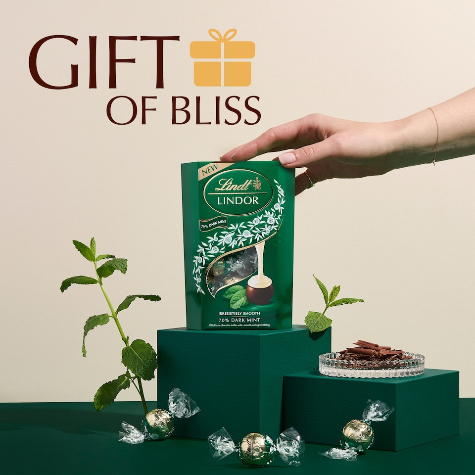 image 1 of Lindt Lindor Dark Mint Chocolate Truffles Box 200g