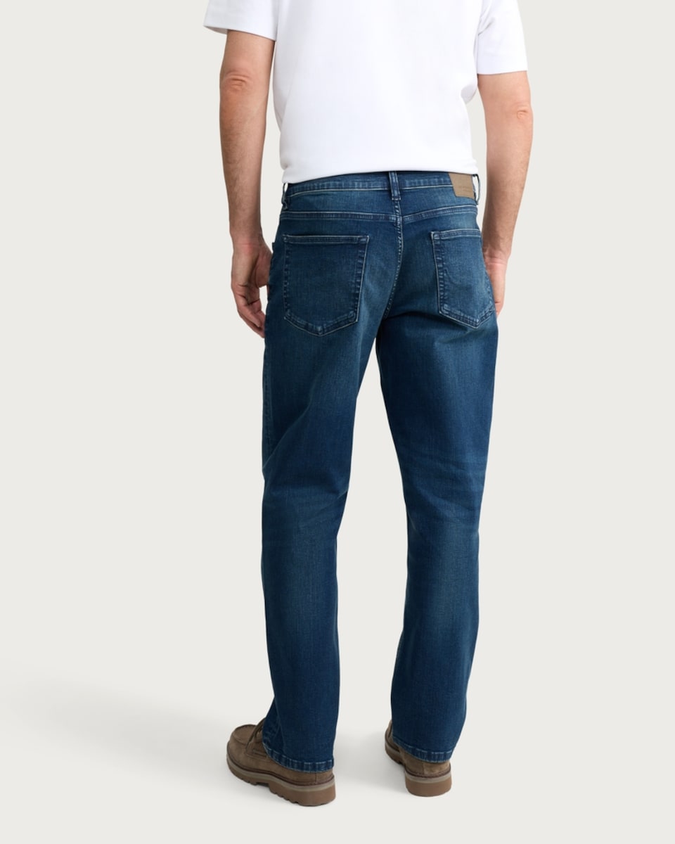 image 1 of F&F Relaxed Leg FREEFIT® Cotton Rich Jeans in Navy