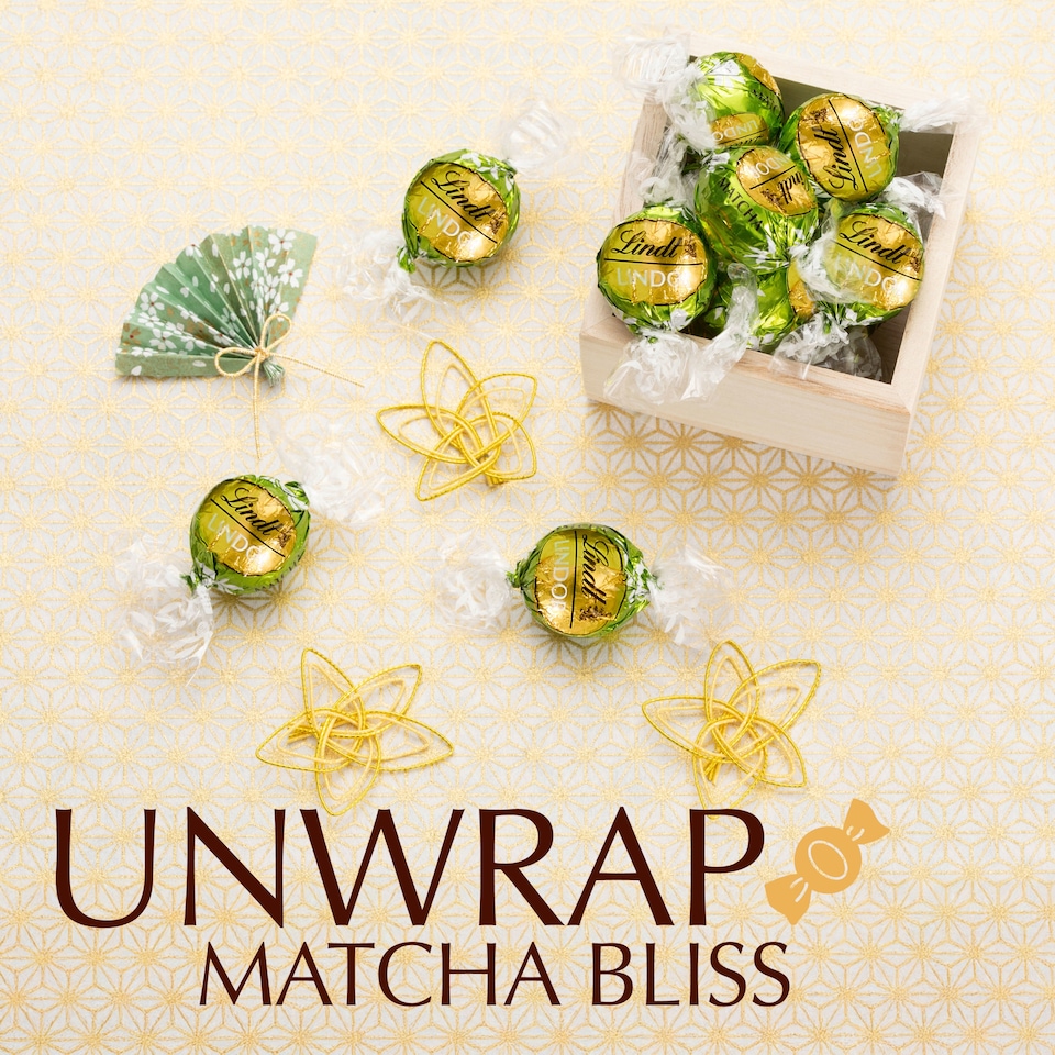 image 1 of LINDOR Lindt Matcha White Chocolate Truffle Box 200g