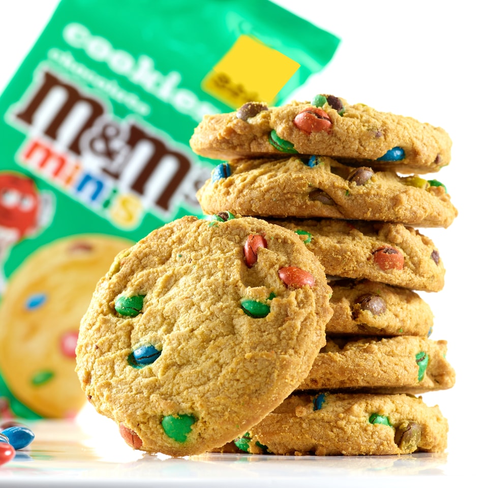image 1 of M&M's Minis Milk Chocolate Cookies 180g