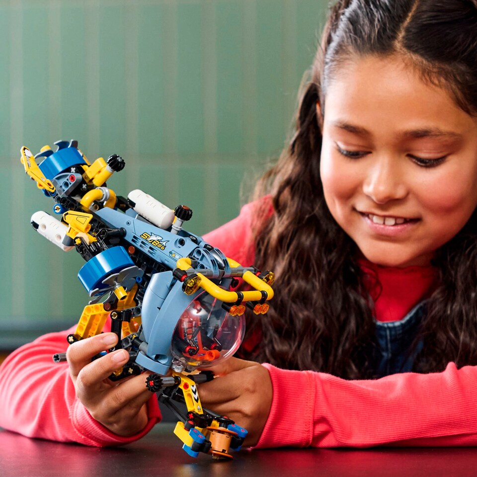 image 1 of LEGO Technic 42201 Deep-Sea Research Submarine